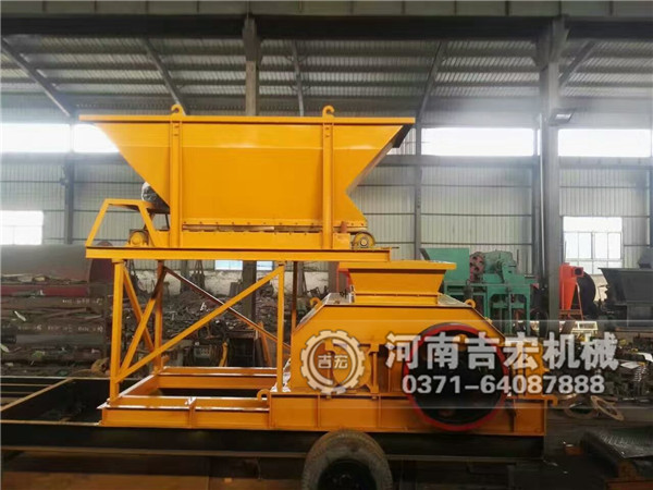 900×1200移動(dòng)雙齒輥破碎機(jī)發(fā)往西安