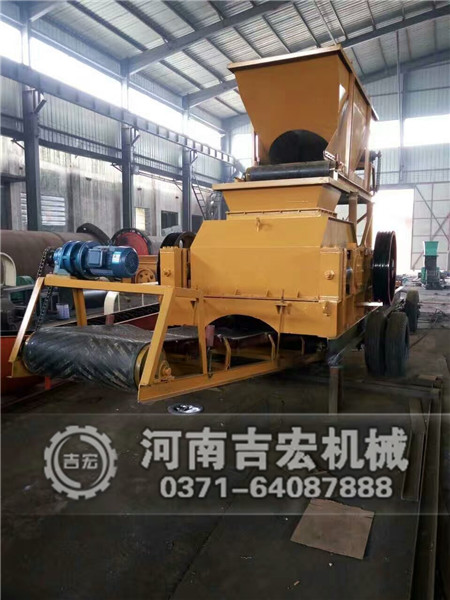 900×1200移動(dòng)雙齒輥破碎機(jī)發(fā)往西安