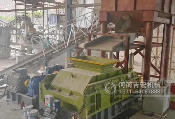 對(duì)輥制砂機(jī) vs 錘破 vs 沖擊破,碎沙制砂誰(shuí)更強(qiáng)？實(shí)測(cè)對(duì)比！